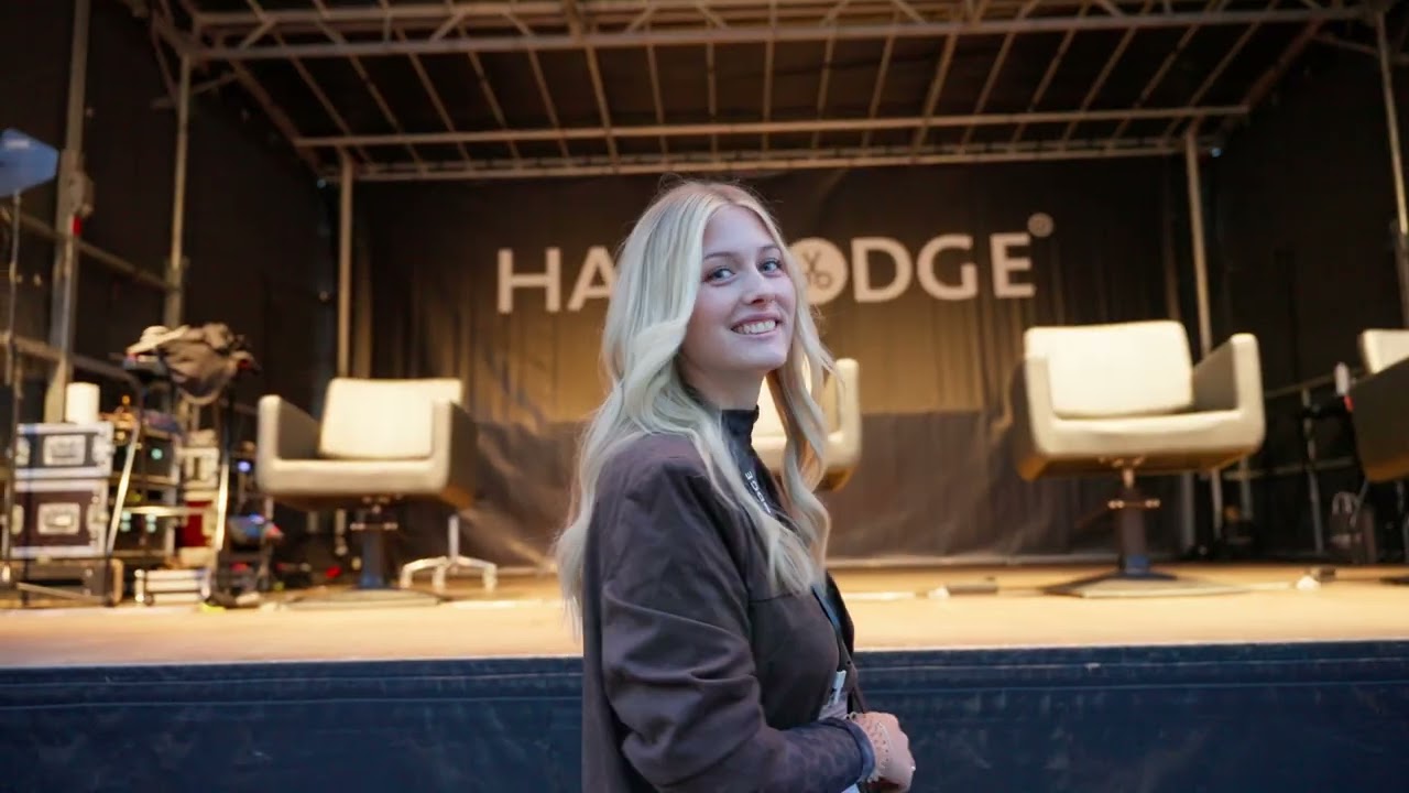Standbild aus dem Aftermovie: vor der HAIRLODGE-Bühne beim Nightshopping in Kufstein